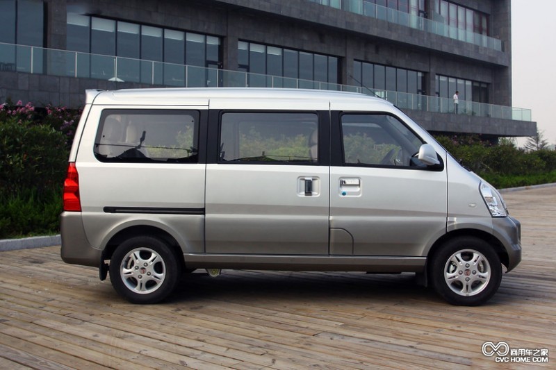 五菱榮光側(cè)面 商用車(chē)之家