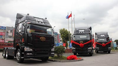 一汽解放J6P重卡 420馬力 6X4 牽引車(55周年紀(jì)念版)