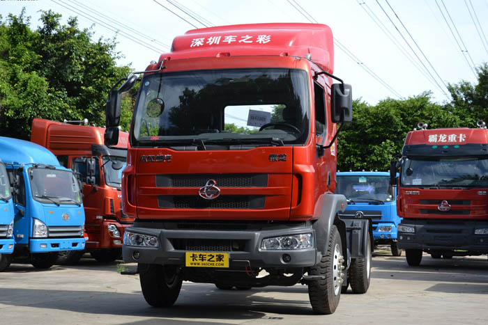 東風柳汽 乘龍中卡 220馬力 4X2 牽引車