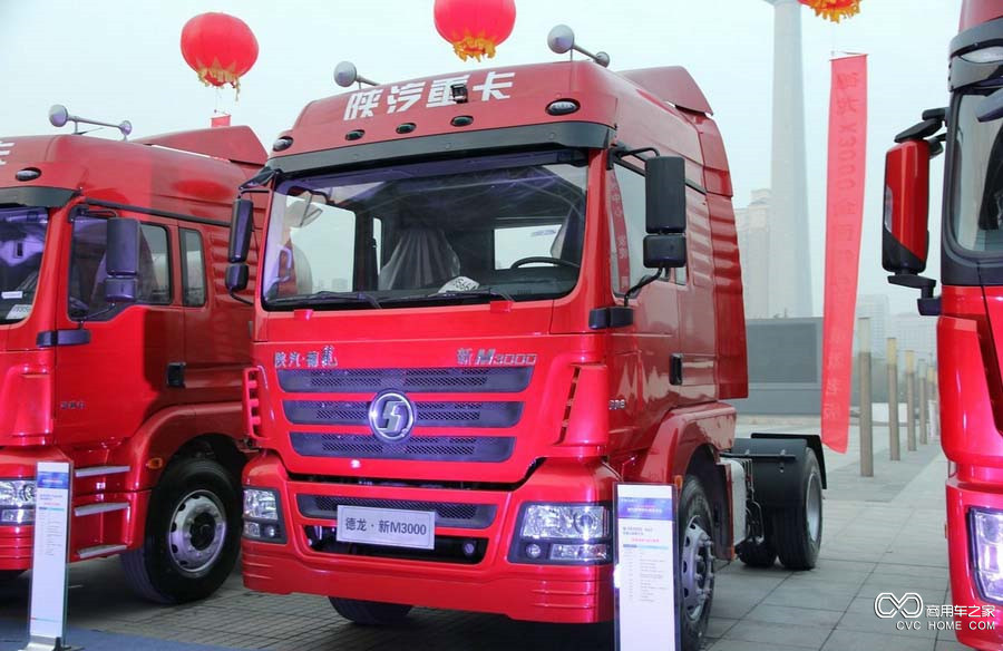 陜汽 德龍新M3000重卡 336馬力 4X2 牽引車(SX4186GR361)