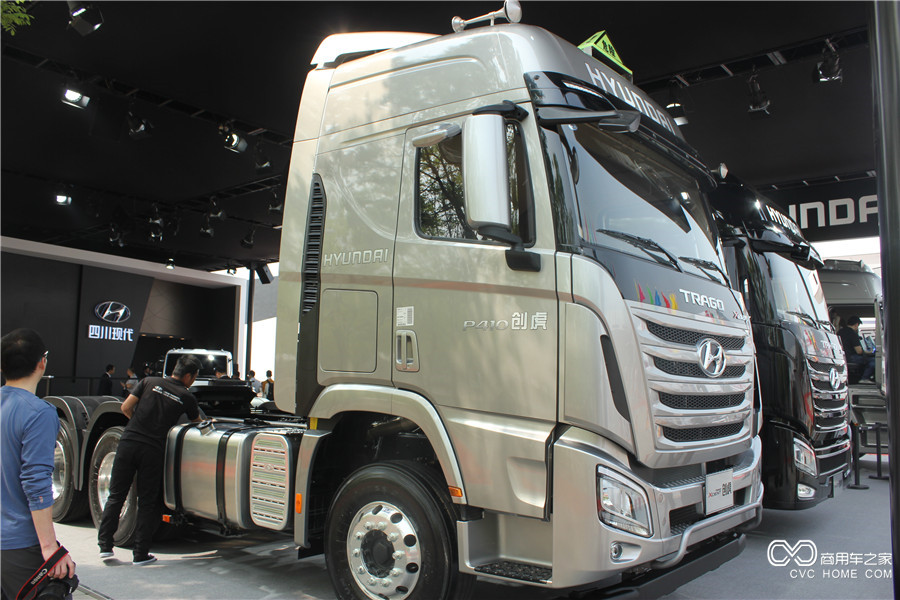 2016北京車展 四川現(xiàn)代創(chuàng)虎P410 6*4危化品牽引車