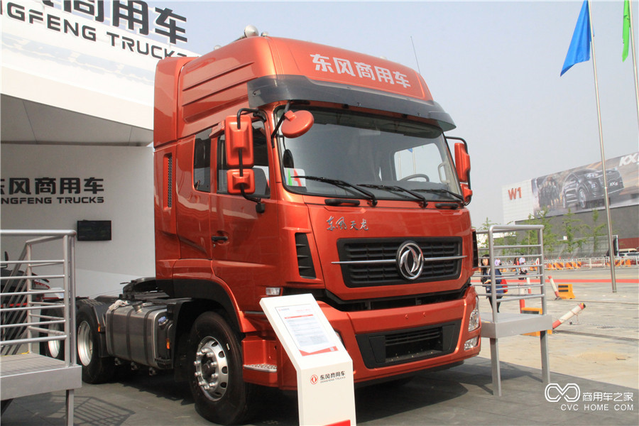 2016北京車(chē)展 東風(fēng)天龍啟航版 6*4 420馬力牽引車(chē)