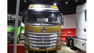 東風柳汽乘龍H7 6*2R牽引車 480馬力