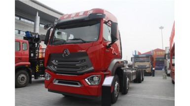 中國(guó)重汽 豪瀚新N7G 440馬力載貨車底盤