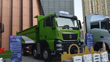 中國(guó)重汽 汕德卡G7S 8X4自卸車